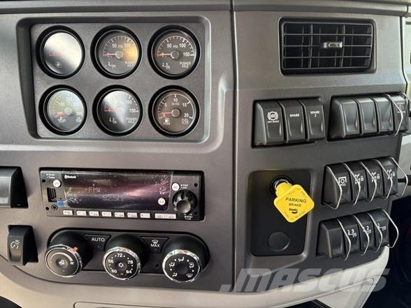 Peterbilt 567 Pašizgāzējs