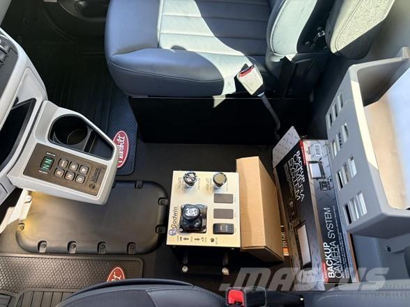 Peterbilt 567 Pašizgāzējs