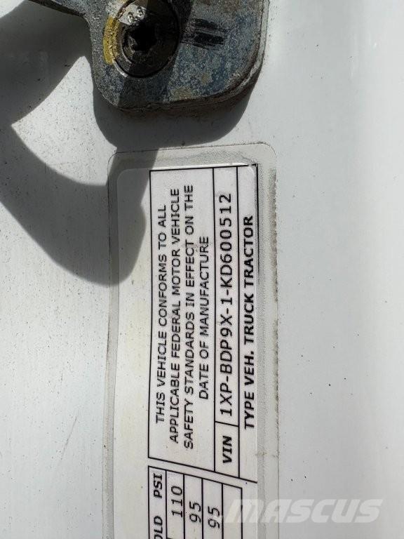 Peterbilt 579 Vilcēji