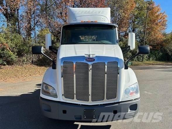 Peterbilt 579 Vilcēji
