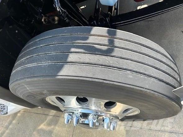 Peterbilt 579 Vilcēji