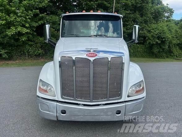 Peterbilt 579 Vilcēji