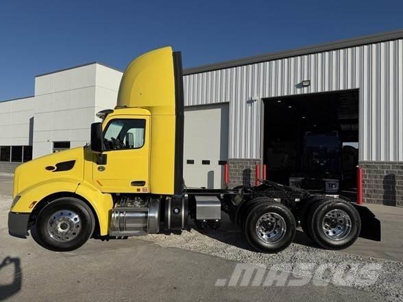 Peterbilt 579 Vilcēji