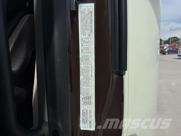 Peterbilt 579 Vilcēji