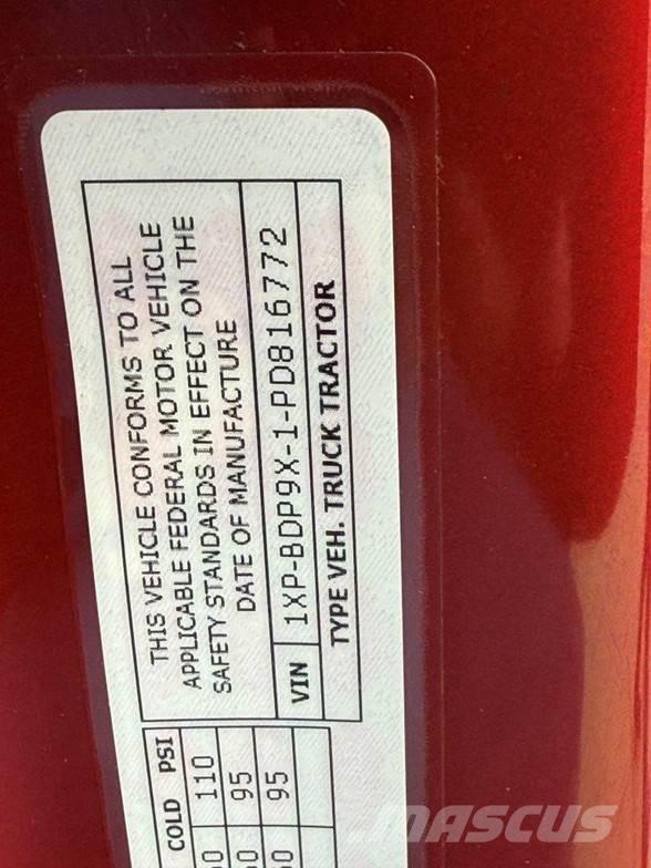 Peterbilt 579 Vilcēji