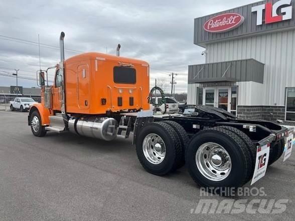 Peterbilt 589 Vilcēji