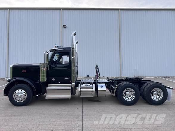 Peterbilt 589 Vilcēji