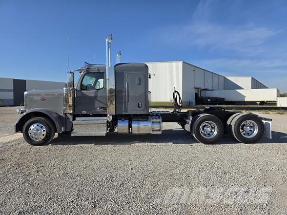 Peterbilt 589 Vilcēji