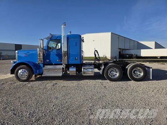 Peterbilt 589 Vilcēji