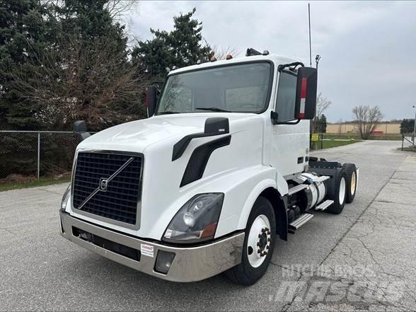 Volvo VNL42T300 Vilcēji