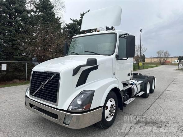 Volvo VNL42T300 Vilcēji