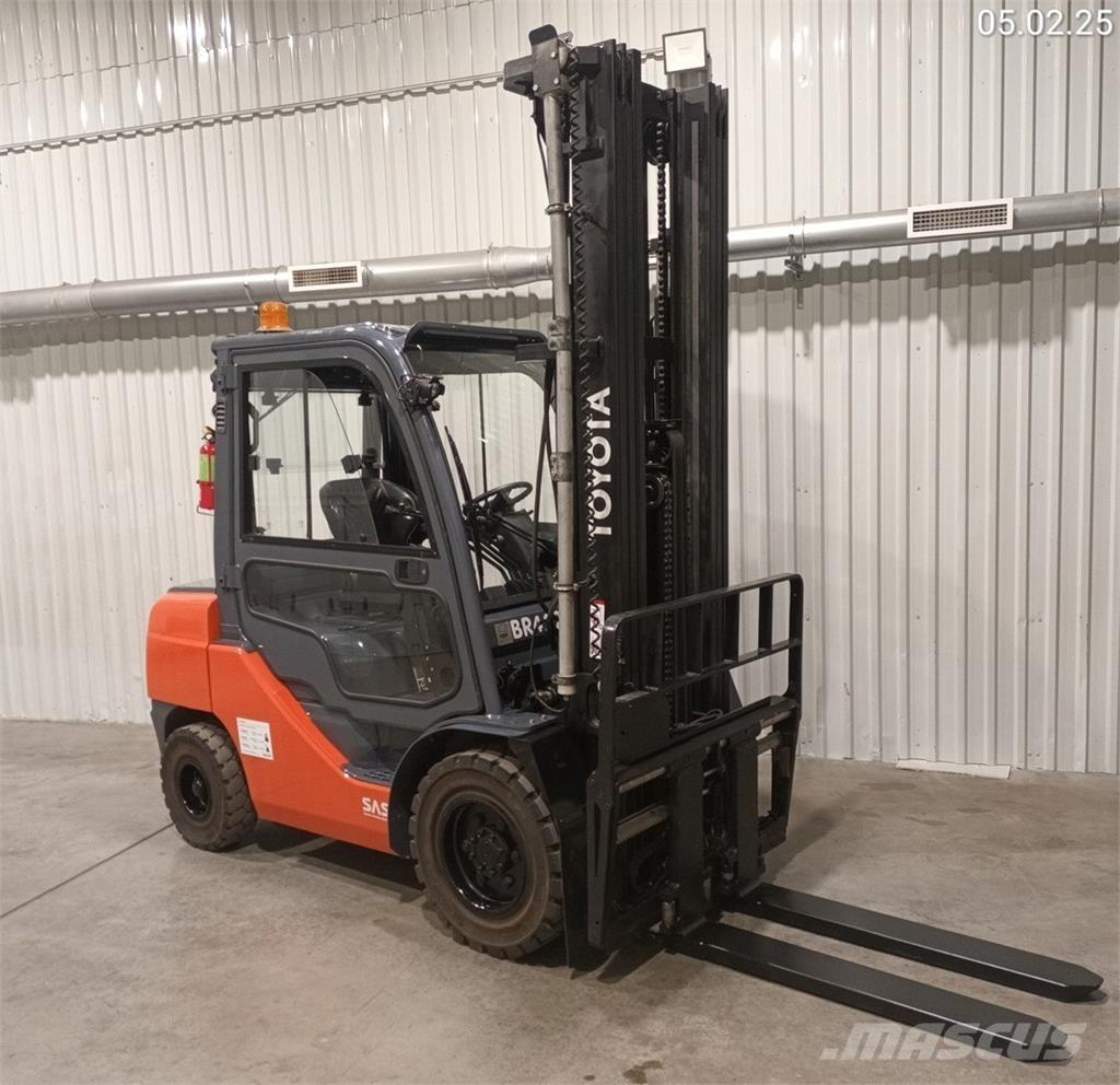 Toyota 02-8FDF30 Tehnika ar dīzeļa dzinēju