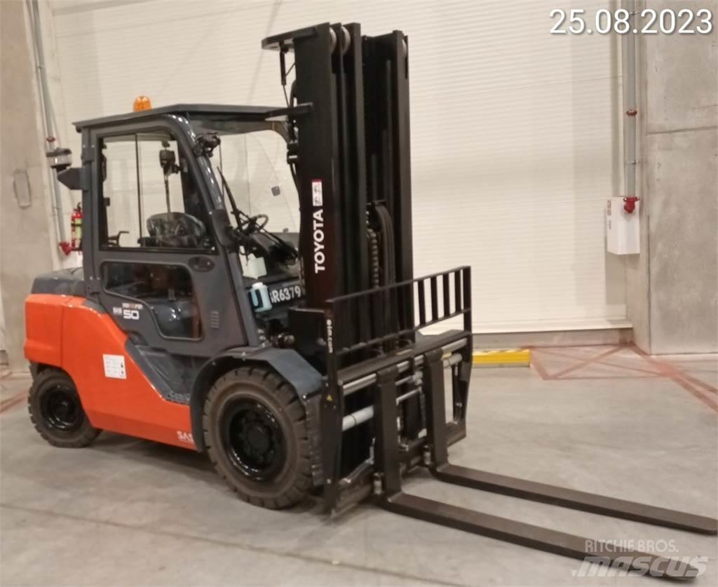 Toyota 40-8FD50N Tehnika ar dīzeļa dzinēju