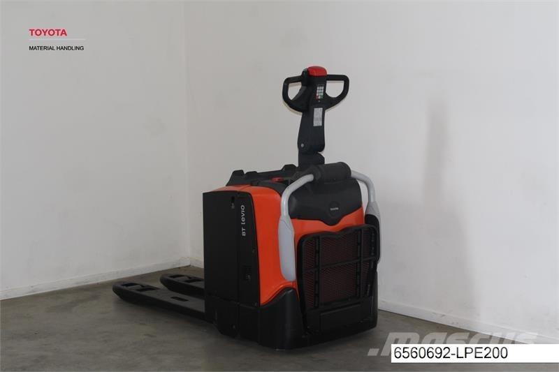 BT LPE200 Hidrauliskās stalažas ar platformu