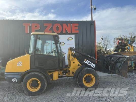 JCB 406 à 23500 € HT Iekrāvēji uz riteņiem