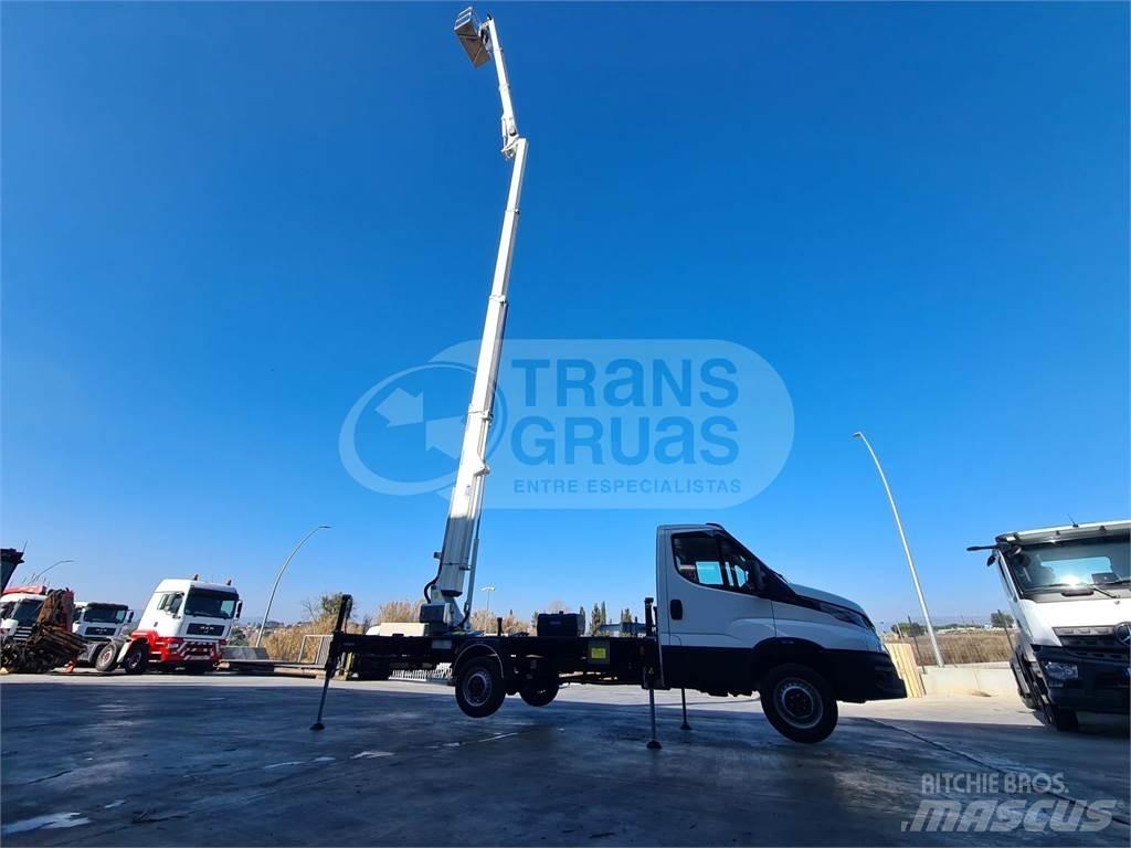 Cela DT Truck 25 Pacēlāji uz automašīnas bāzes