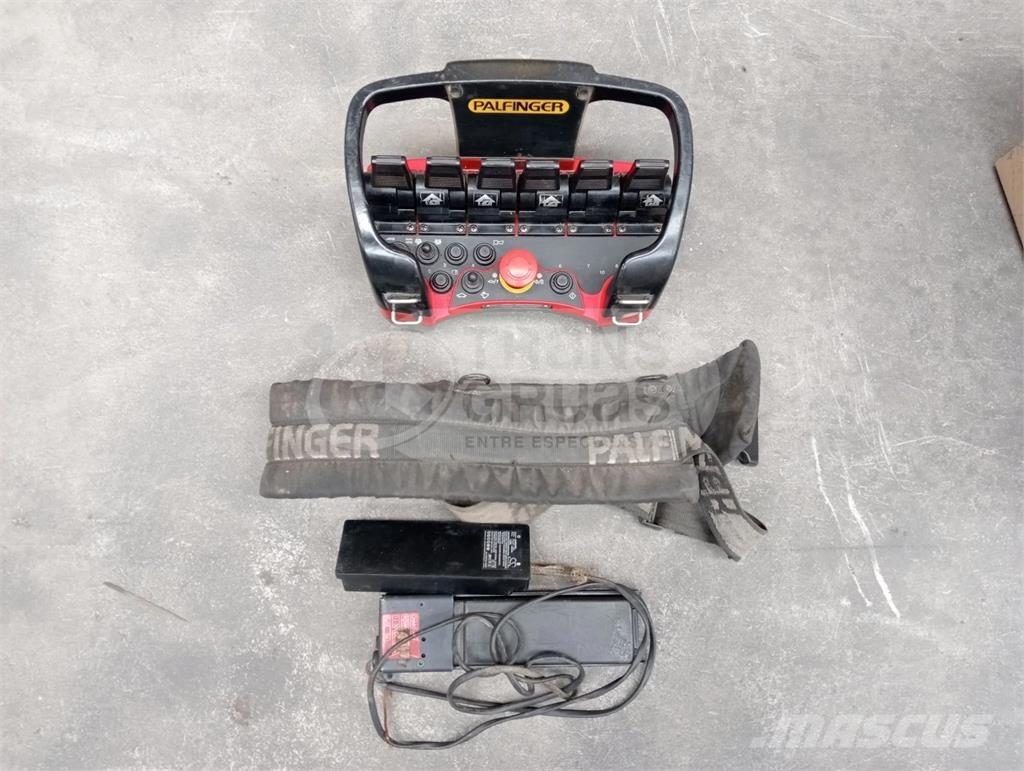 Palfinger PK 23500 Iekrāvēju krāni