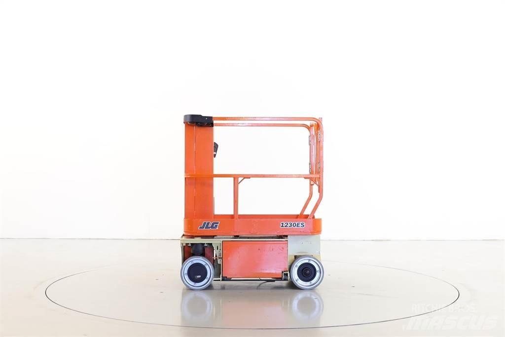 JLG 1230ES Vertikālie pacēlāji