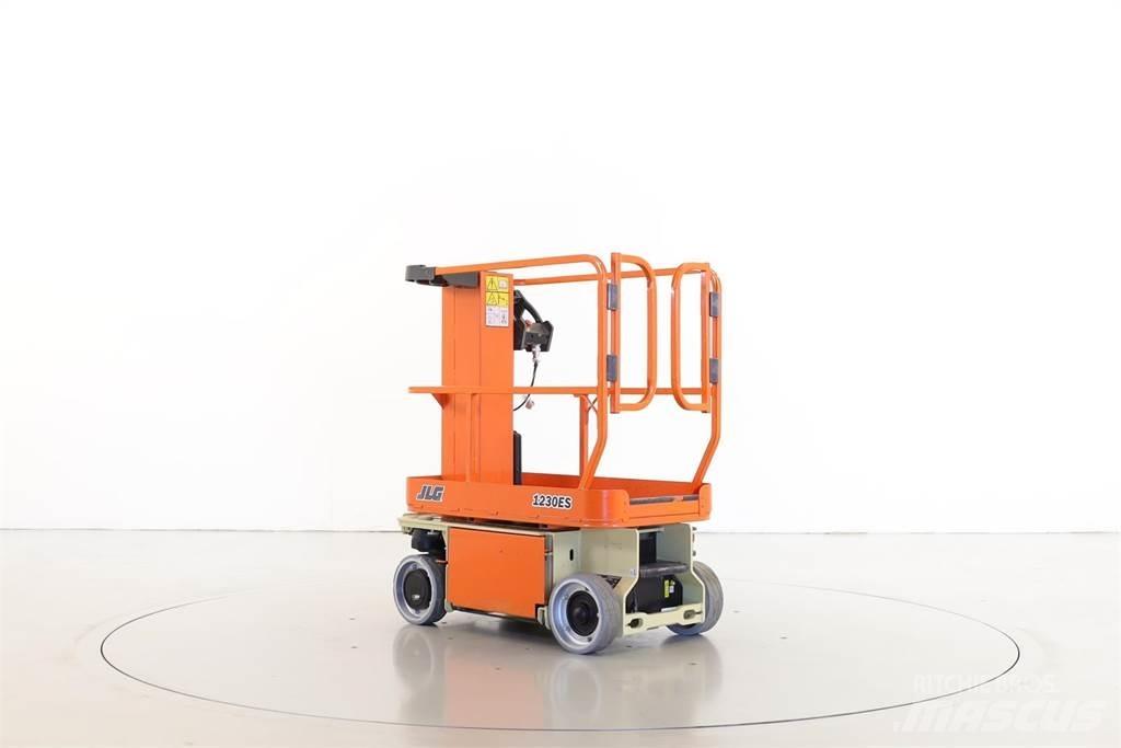 JLG 1230ES Vertikālie pacēlāji