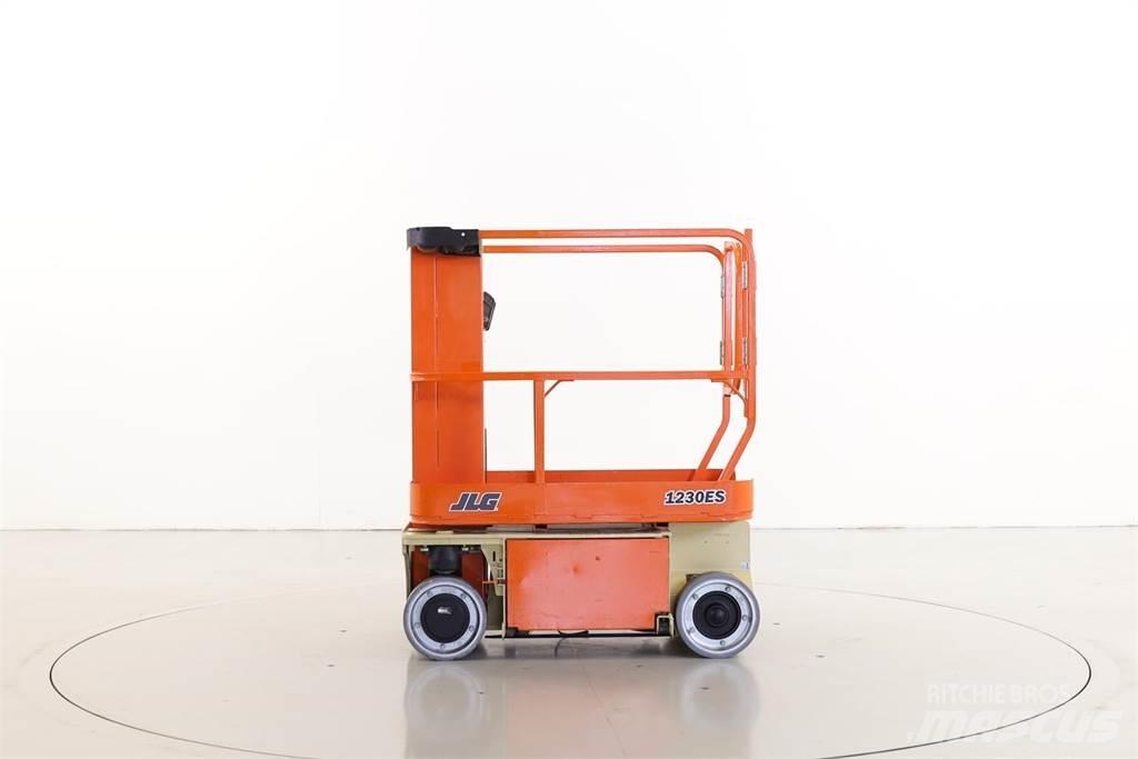 JLG 1230ES Vertikālie pacēlāji