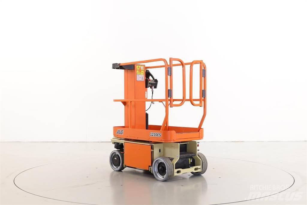 JLG 1230ES Vertikālie pacēlāji