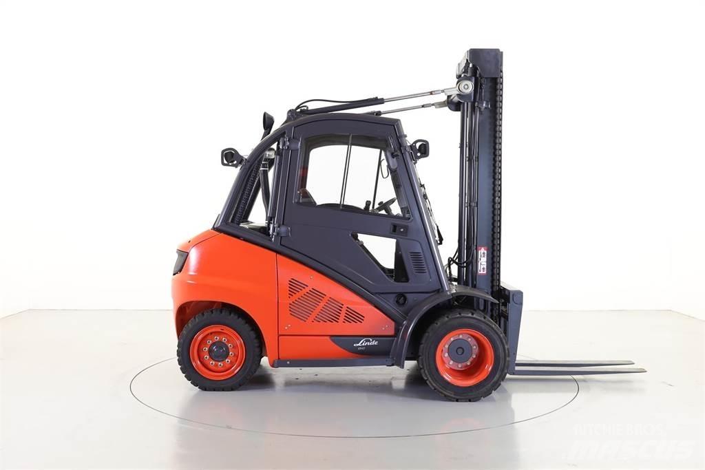 Linde H40D-02 Tehnika ar dīzeļa dzinēju