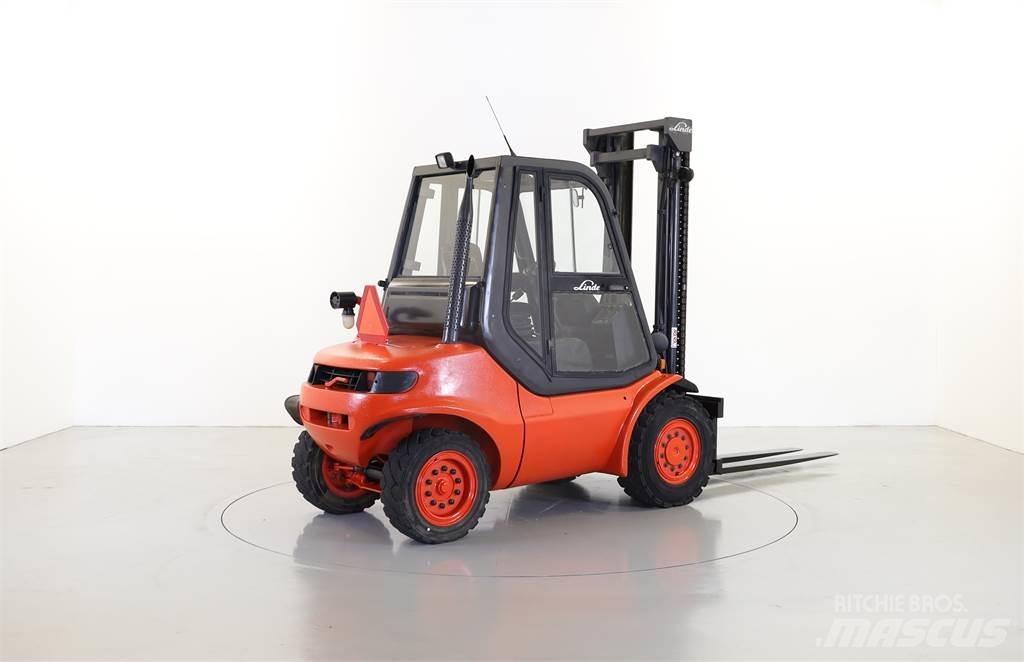 Linde H40D-04 Tehnika ar dīzeļa dzinēju