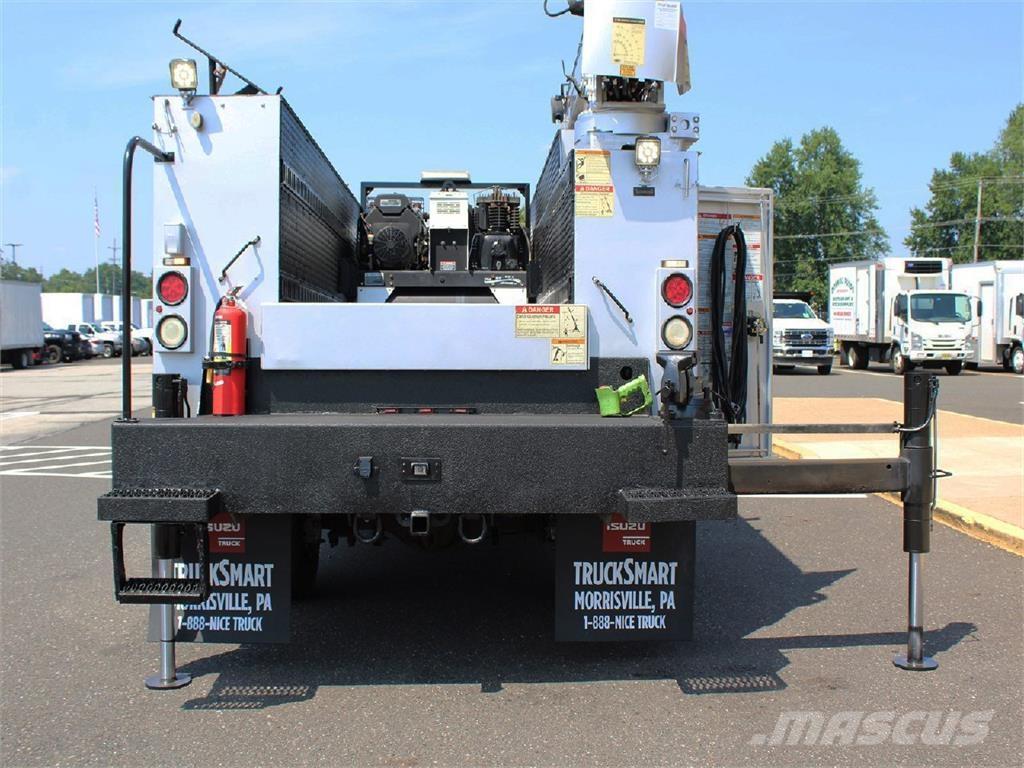 Ford F-550 Evakuators ar manipulatoru
