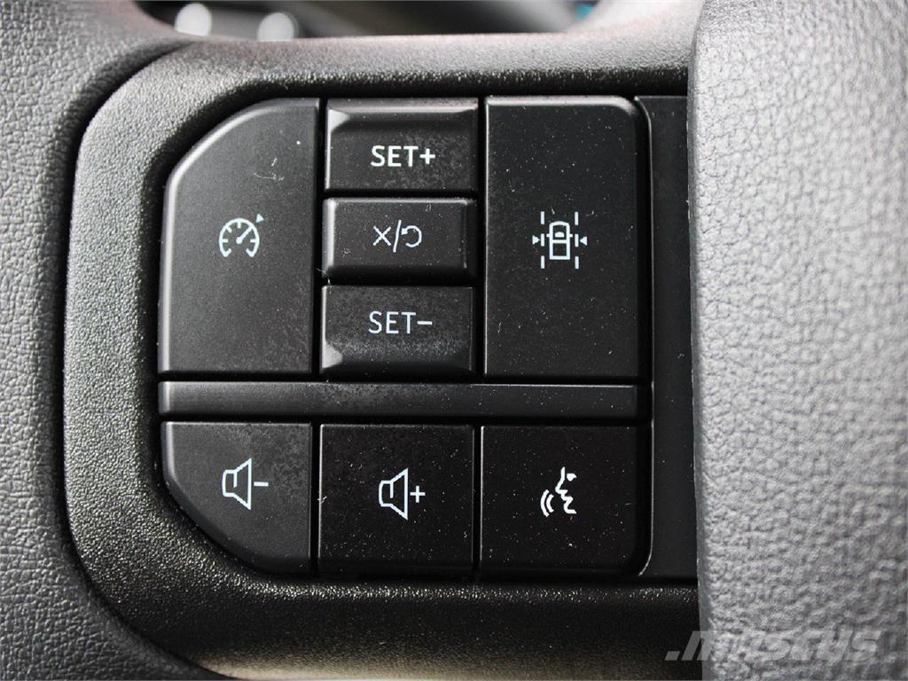Ford F550 Smagās mašīnas ar konteineriem