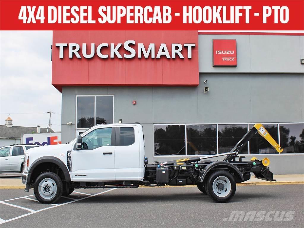 Ford F550 Pašizgāzējs