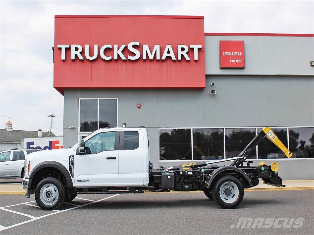 Ford F550 Pašizgāzējs