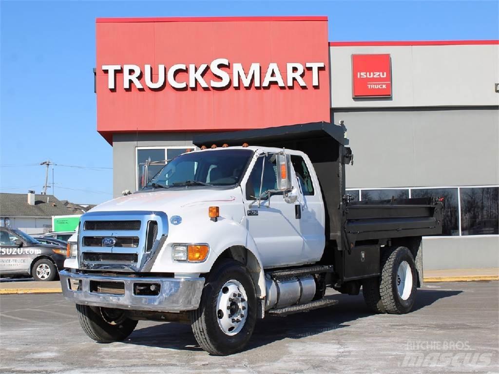 Ford F750 Pašizgāzējs
