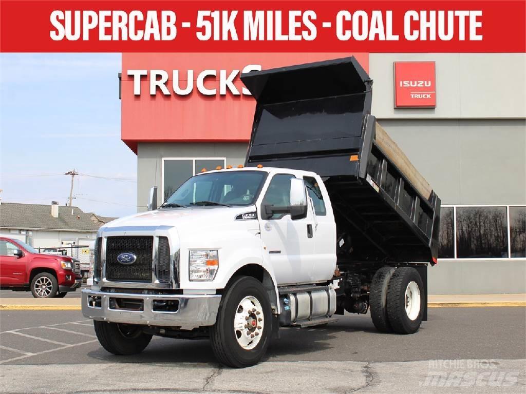 Ford F750 Pašizgāzējs