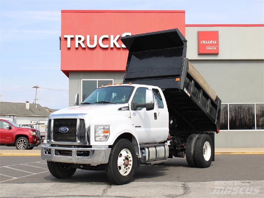 Ford F750 Pašizgāzējs