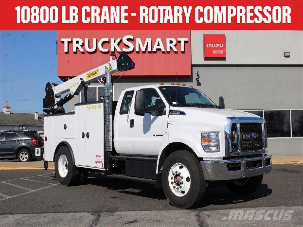 Ford F750 Smagās mašīnas ar celtni