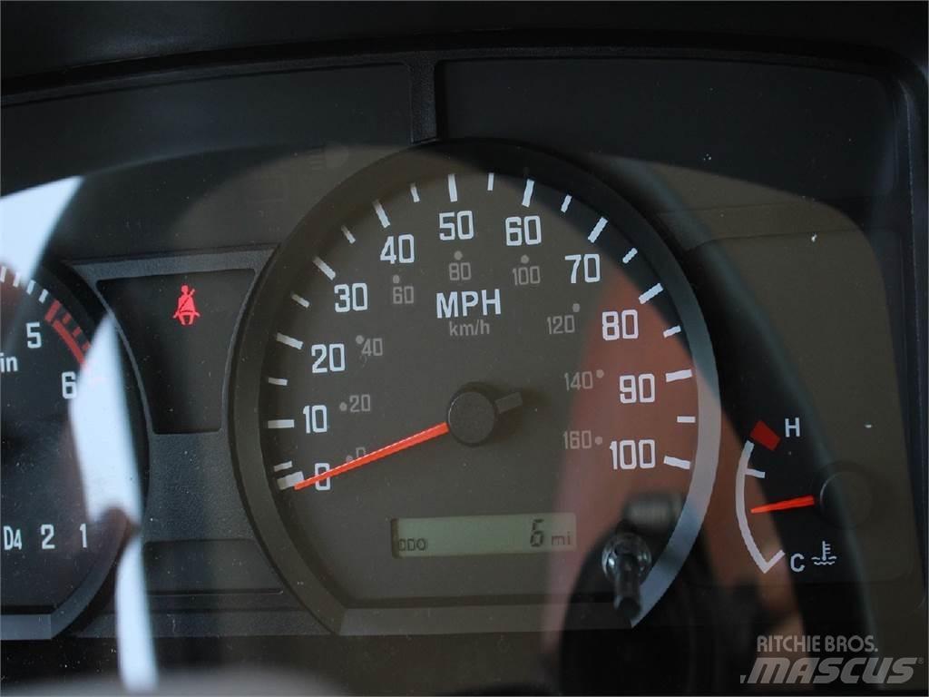 Isuzu NPR-HD Platformas/izkraušana no sāniem