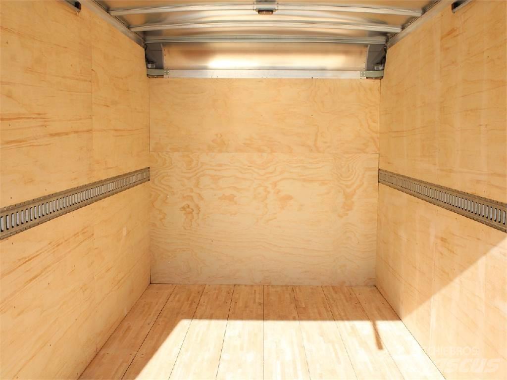 Isuzu NPR-HD Furgons