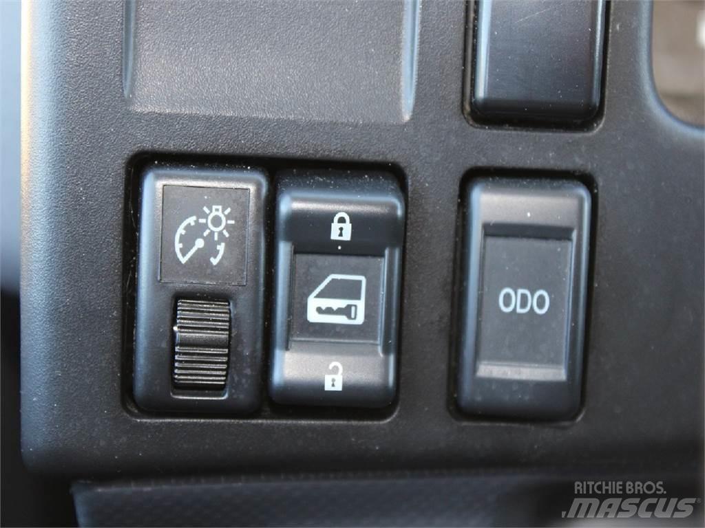 Isuzu NRR Smagās mašīnas ar konteineriem