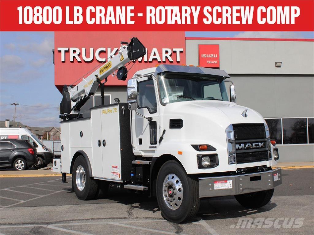 Mack MD6 Smagās mašīnas ar celtni