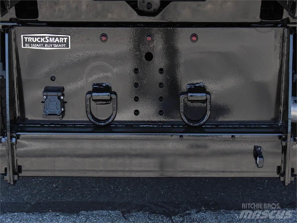 RAM 5500 Smagās mašīnas ar konteineriem