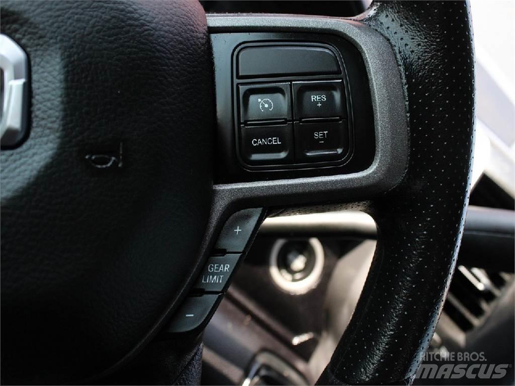 RAM 5500 Smagās mašīnas ar celtni
