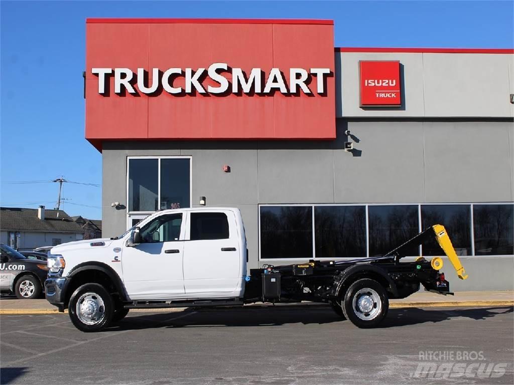 RAM 5500 Treileri ar āķi