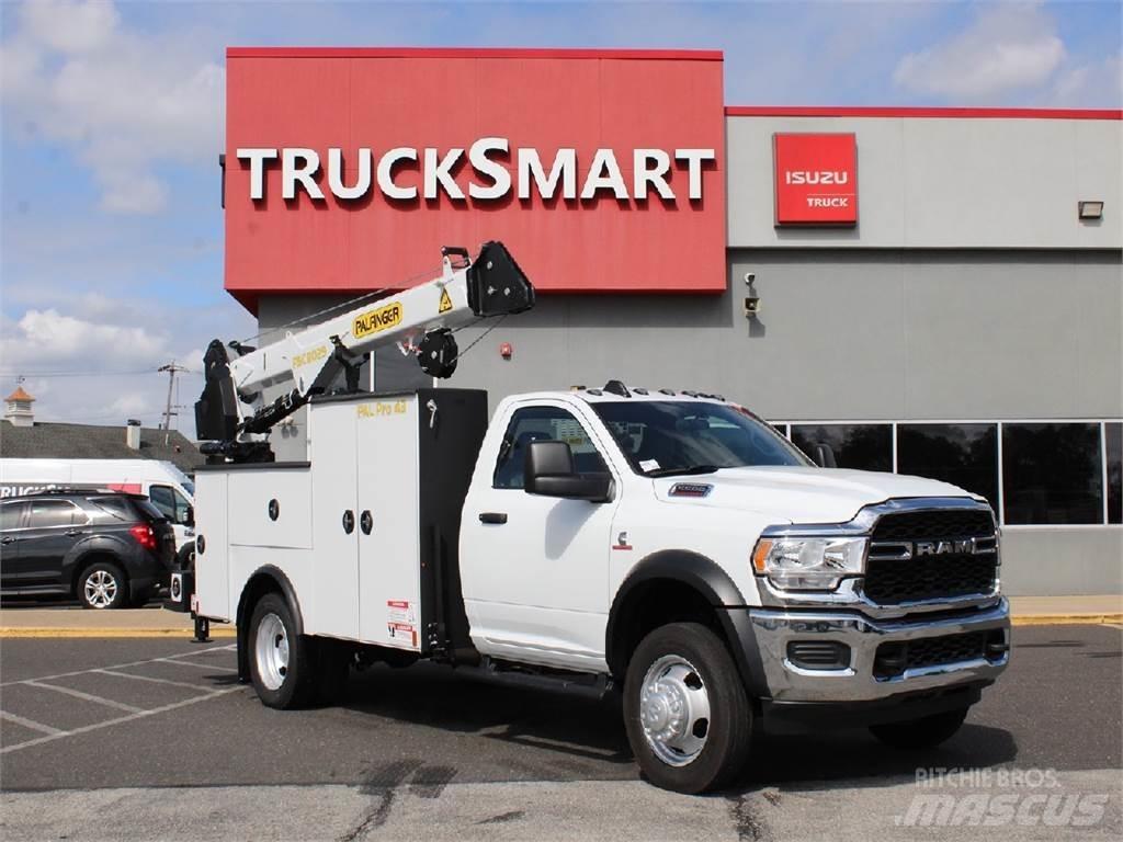 RAM 5500 Smagās mašīnas ar celtni