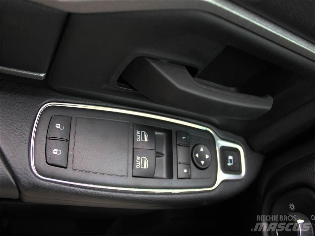 RAM 5500 Pacēlāji uz automašīnas bāzes