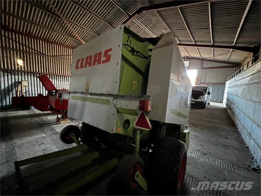 CLAAS VARIANT 260 Ķīpu preses