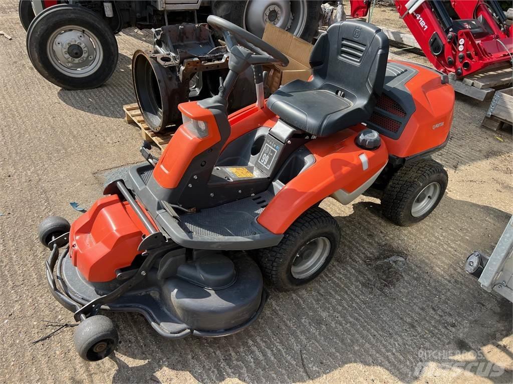 Husqvarna R216 Pļaujmašīnas
