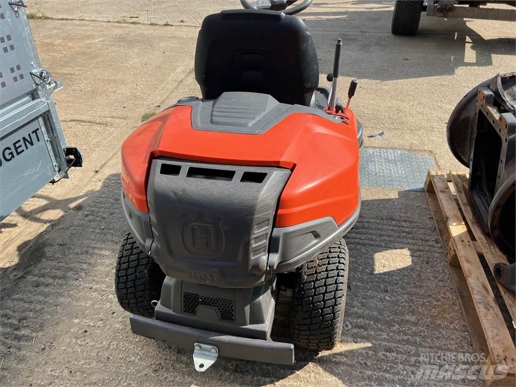 Husqvarna R216 Pļaujmašīnas