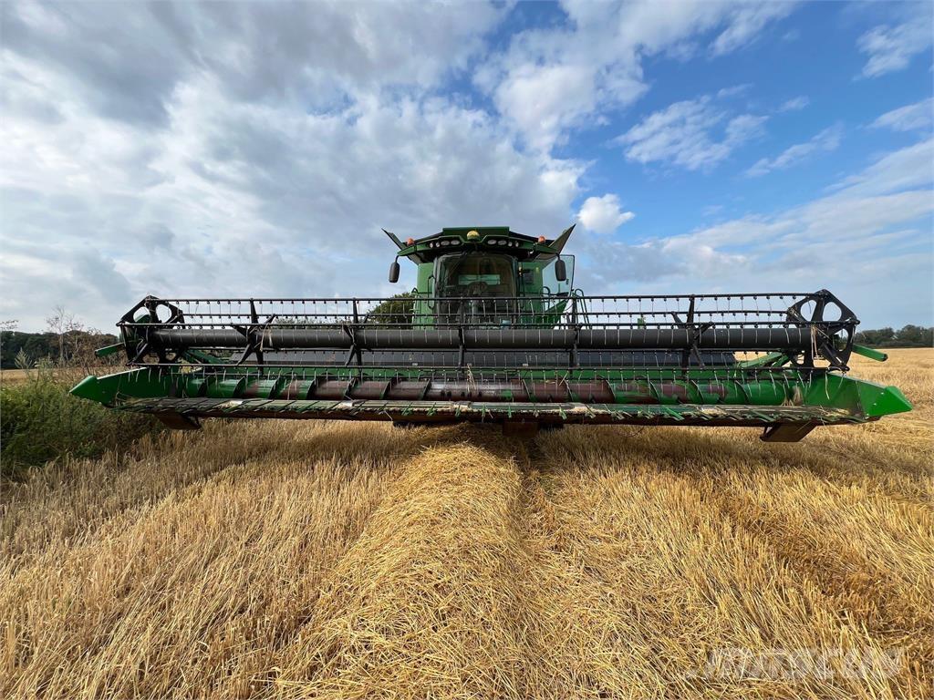 John Deere S685I Ražas novākšanas kombaini