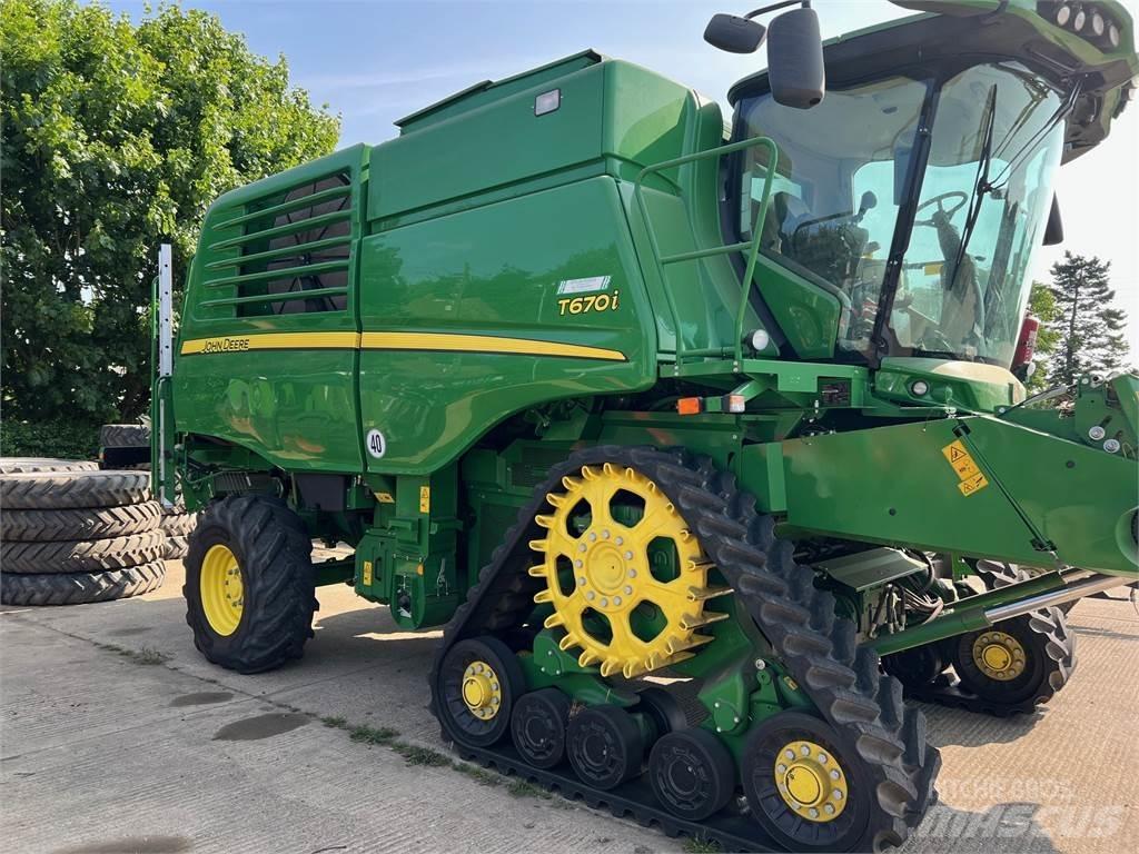 John Deere T670I Ražas novākšanas kombaini