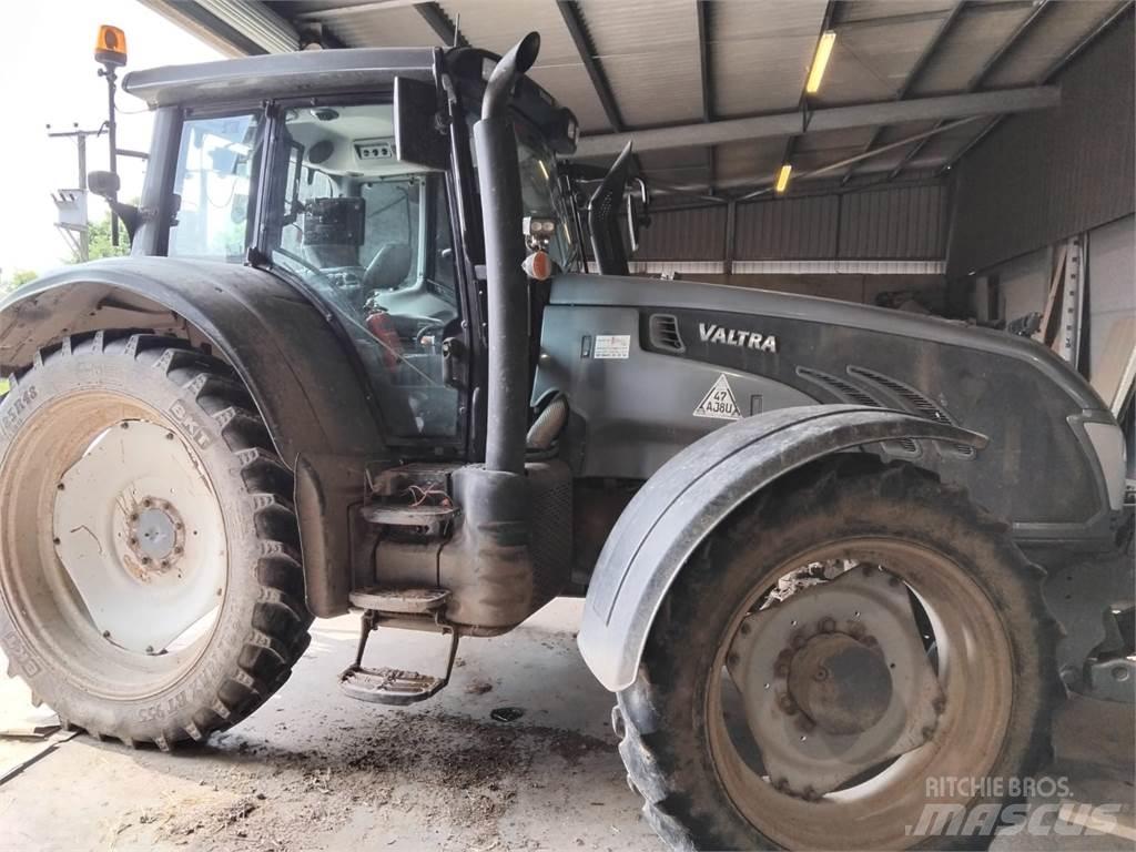 Valtra T183V Traktori